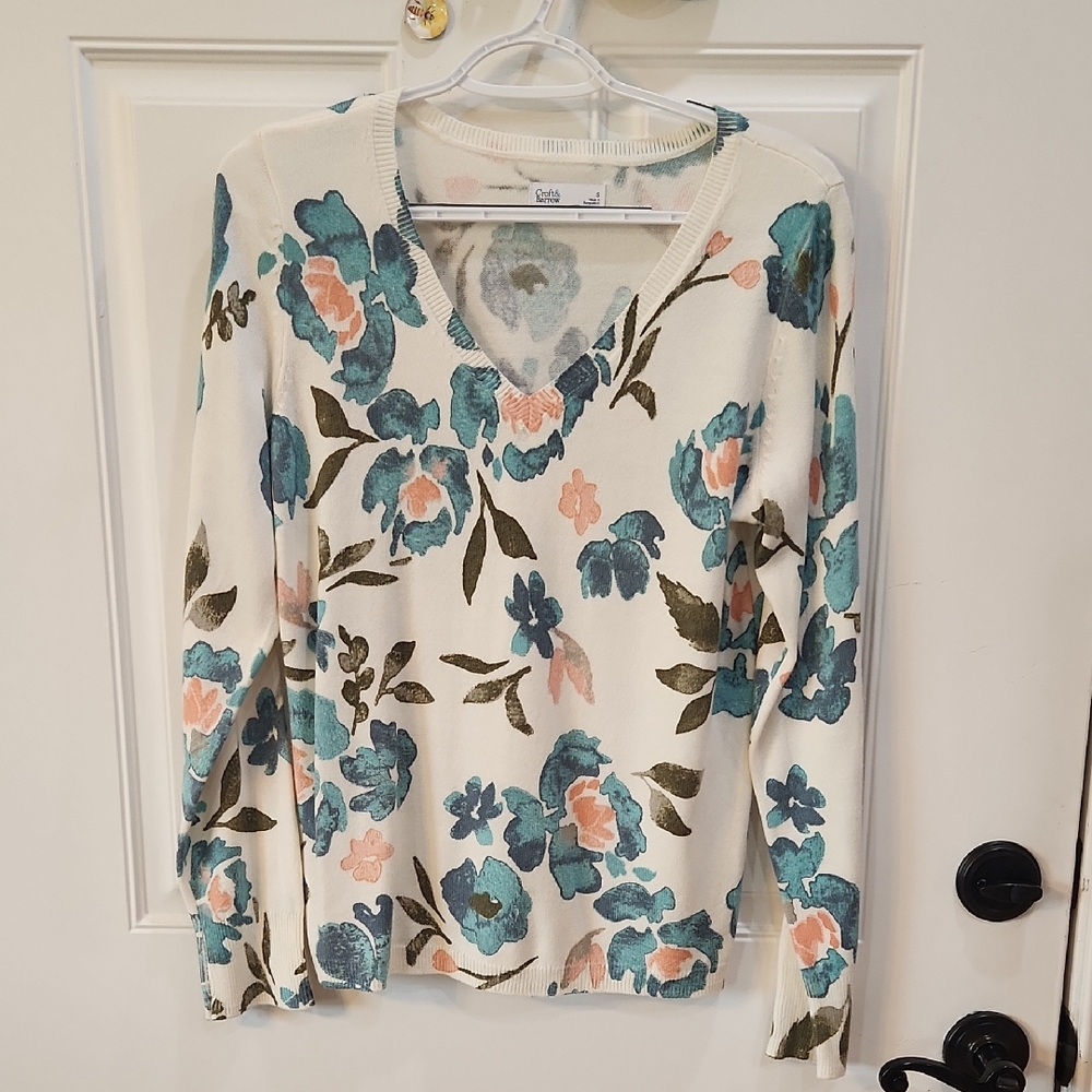 V Neck Floral Sweater